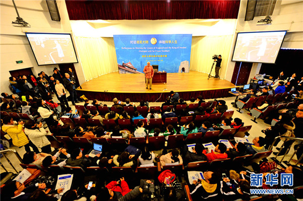 Nobel prize winner meets with high school students in Tianjin