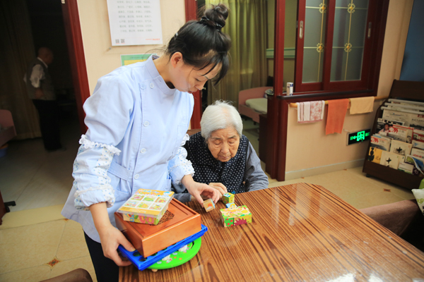 Beijing seniors enjoy life in Tianjin