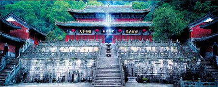 Taoist buildings: complex built on mountains - and legends