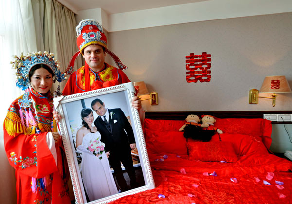 Ancient Chinese wedding for newlyweds