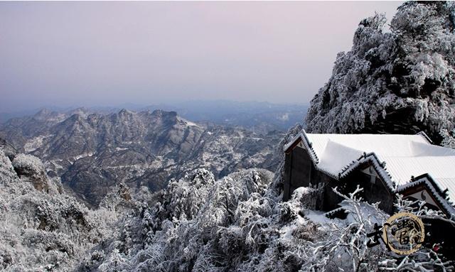 The beauty of the Wudang Mountains covered in snow