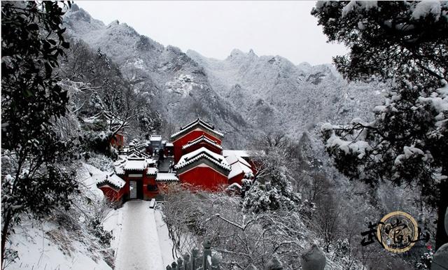 The beauty of the Wudang Mountains covered in snow