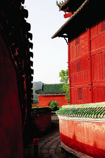 Spot on fabulous ancient architecture in Wudang