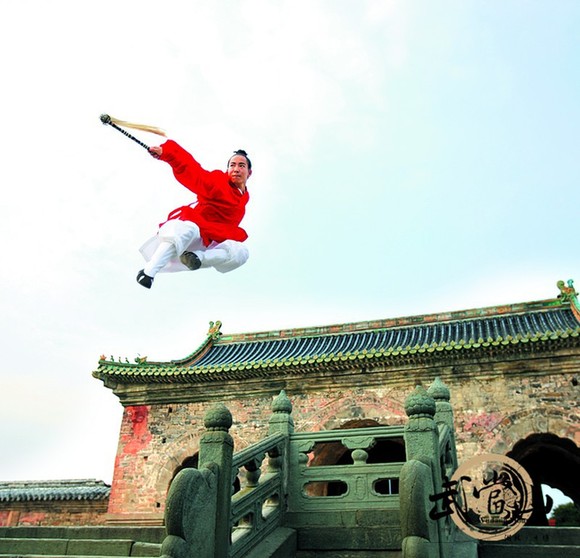 CCTV shoots kung fu at Wudang Mountains