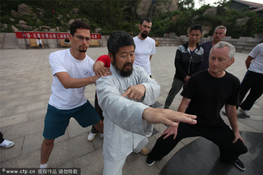 Foreigners flock to tai chi school in Shandong