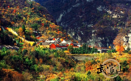 Enjoy Wudang scenery in Jinding