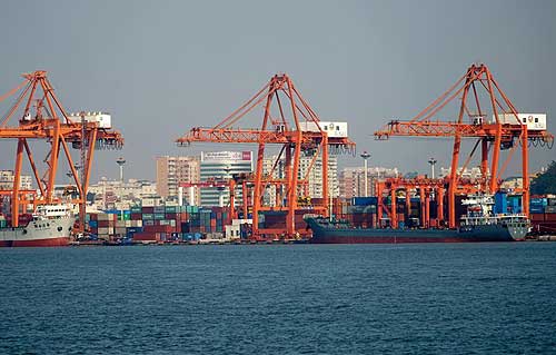 Growth returns to Xiamen port container business