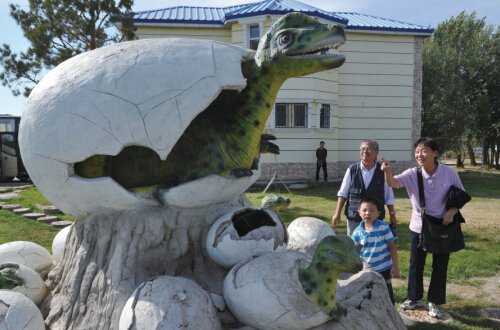 Encounter dinosaurs in Karamay Dinosaur Park