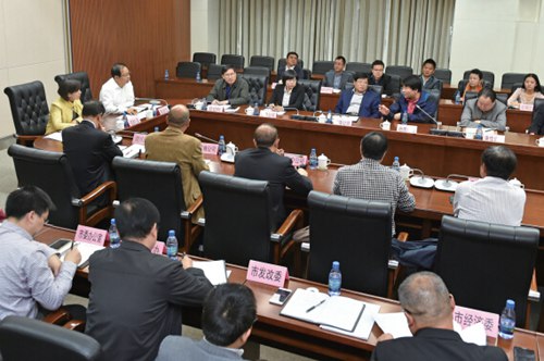 Government and private enterprises work together on economic issues
