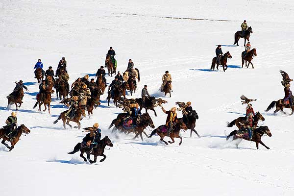 Snow draws millions to Xinjiang