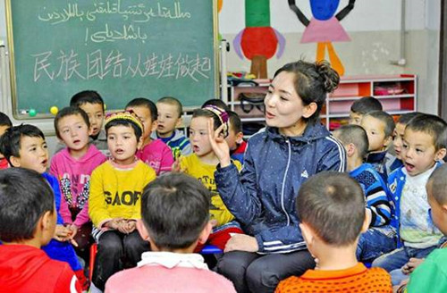 Civil servants off to teach kids in south Xinjiang