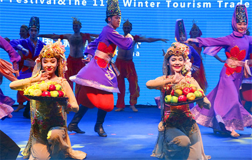 Winter tourism fair heats up in Xinjiang