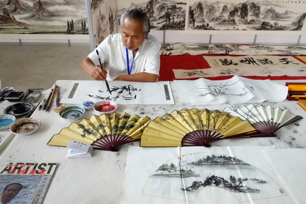 Handicraft works are highly welcomed at Yunnan Cultural Industry Expo