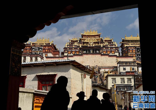 Yunnan's biggest Tibetan Buddhism temple becomes a new hotspot