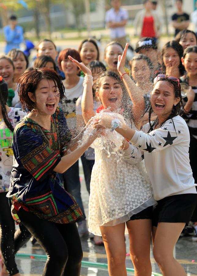 Water-sprinkling festival celebrated by people of Dai ethnic group in SW China