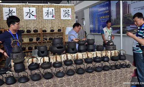 Kunming Import and Export Fair attracts crowds