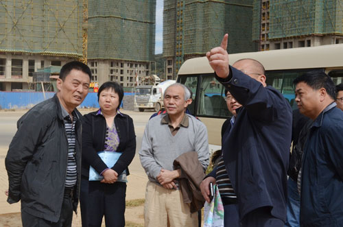 Social science researchers pay Kunming Hi-Tech Zone a visit