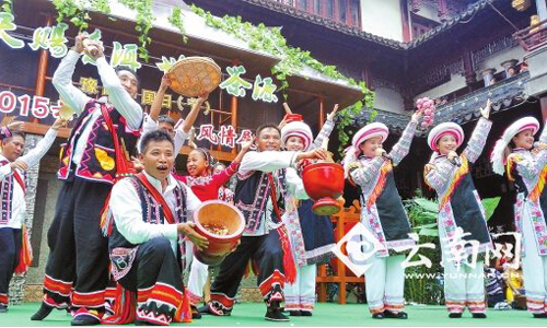 Pu'er folk customs shows stage in Shanghai