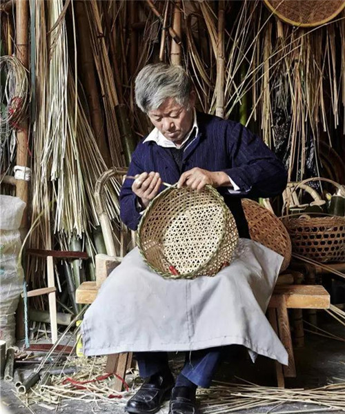 Bamboo weaving workshop