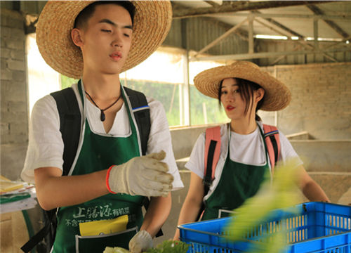 Tour around Zhouzhuang with online celebrities