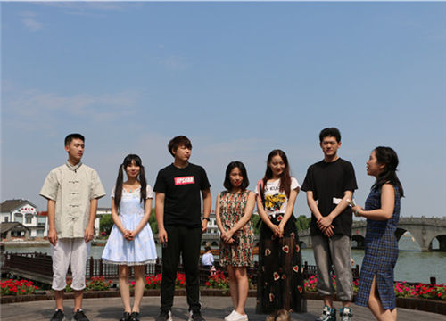 Tour around Zhouzhuang with online celebrities