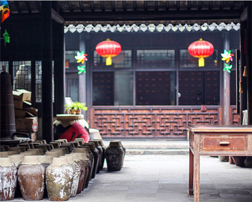 Relish slow-paced life in Zhouzhuang