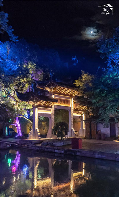 Snapshots of night view of Zhouzhuang