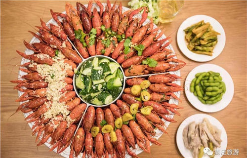 Zhouzhuang rolls out crayfish festival