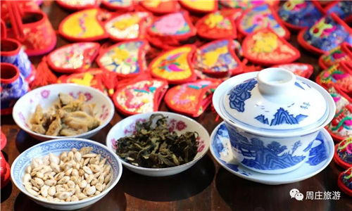 Take a cup of tea in Zhouzhuang