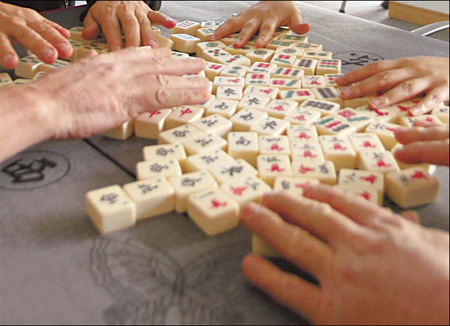 Mahjong mastery clicks and clacks - with expats