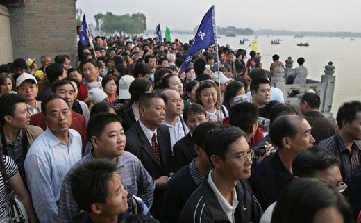 Tourism tips out onto street