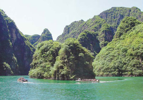 Tourists stream to Yanqing