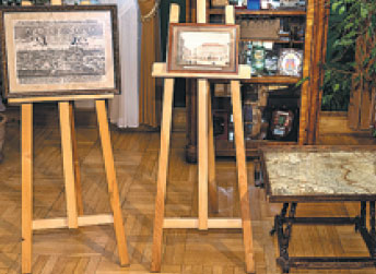 Nazi's son returns art looted by family