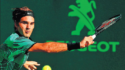 Fearless Federer survives Miami scare
