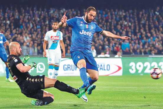 Happy homecoming for Higuain