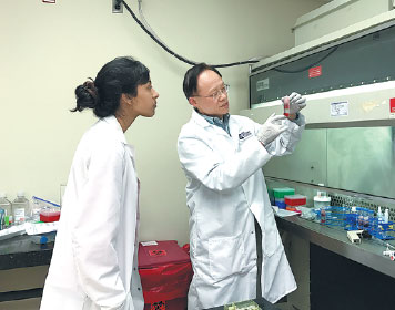 Doctor brings AIDS vaccine project from US to Guizhou