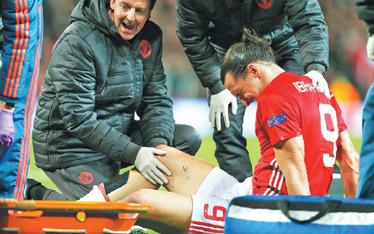 United left reeling from Ibrahimovic injury