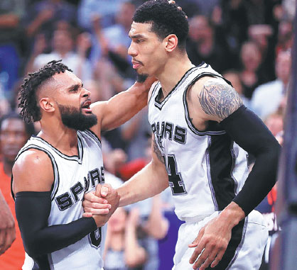 Spurs aim high to shoot down Rockets in OT