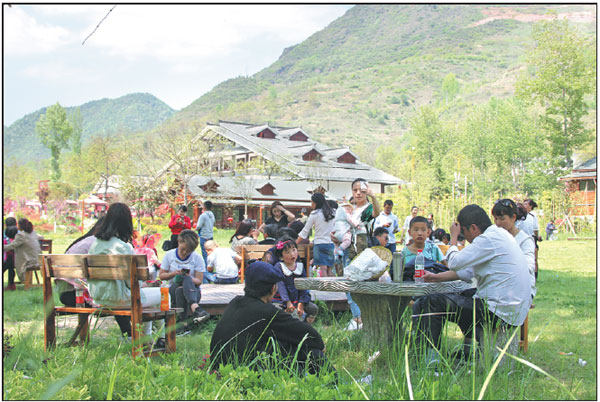 Tourism puts poor village on path to prosperity