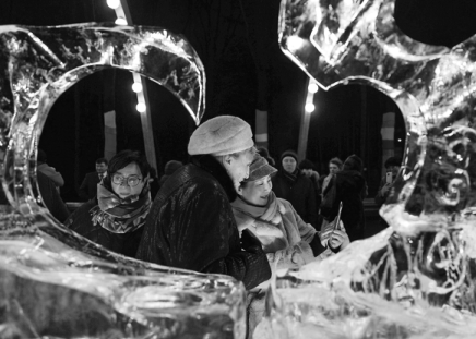 Harbin ice sculptures warm Moscow hearts