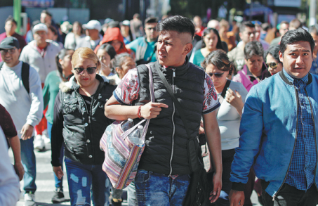 Mexico City's plastic bag ban taking residents back in time