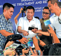 Duterte vows to visit despite bomb attack