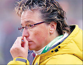 The future of China women's soccer head coach Elisabeth Loisel hangs in balance after the team suffered three consecutive losses in the on-going Algarve Cup in Portugal. [China Daily] 