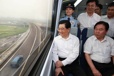 Chinese President Hu Jintao rode the Beijing metro system Wednesday to test the capital&apos;s transport preparations for the upcoming Olympic Games.