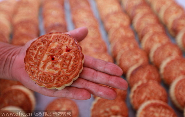 Can foreigners enjoy mooncakes?