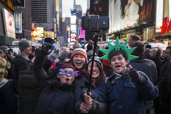 Should selfie sticks be banned?