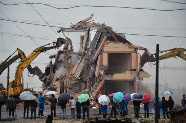 Only full investigation can clear up circumstances of demolition death