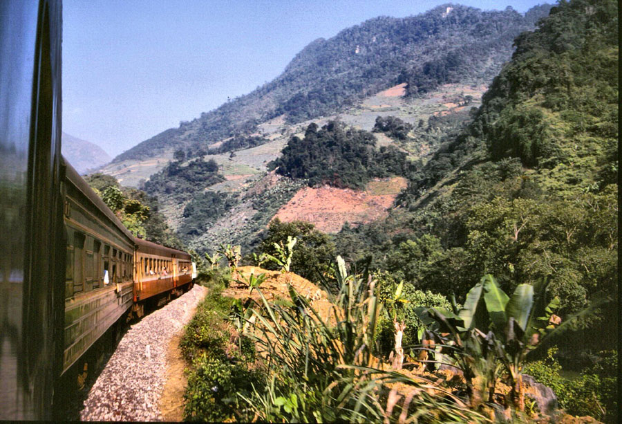 Traveling on board China's trains for 30 years