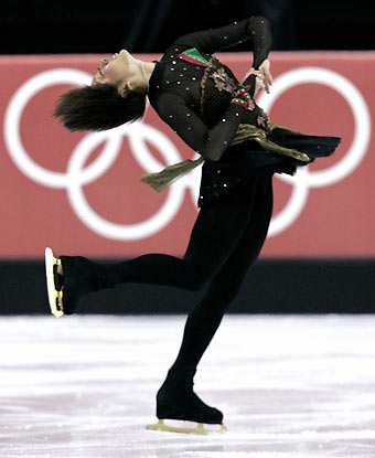 Miki Ando from Japan performs in the women's short program during the Figure Skating competition at the Torino 2006 Winter Olympic Games in Turin, Italy, February 21, 2006. [Reuters]