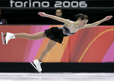 Kimmie Meissner of the U.S. performs in the women's short program during the Figure Skating competition at the Torino 2006 Winter Olympic Games in Turin, Italy, February 21, 2006. [Reuters]